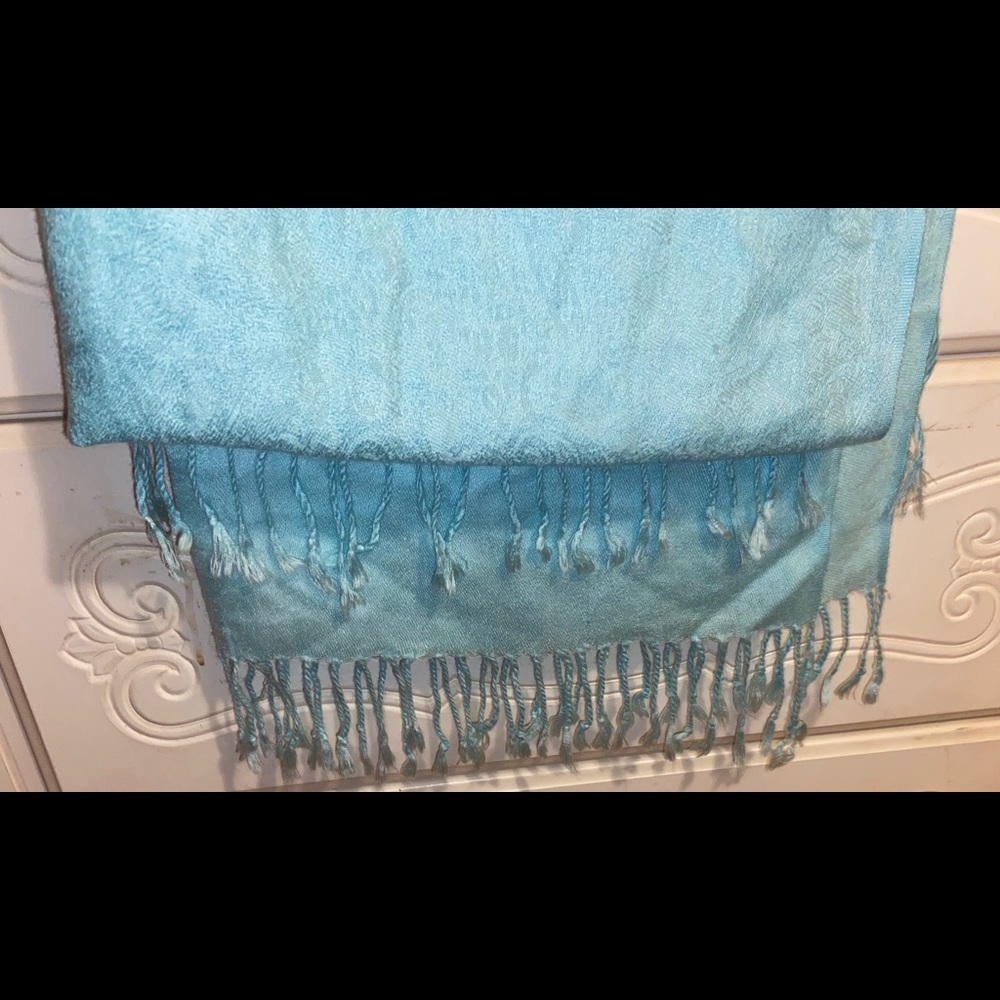 Pashmina, Turquoise - Picture 8 of 9